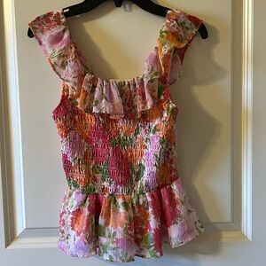 Adorable top for spring 🌷
